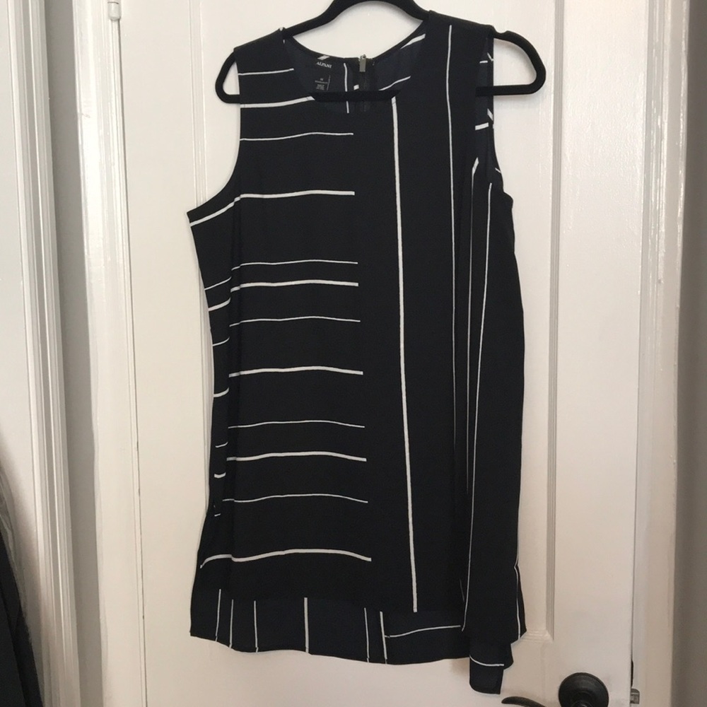 Sleeveless tunic